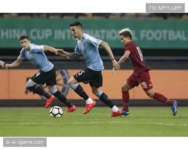 乌拉圭攻防兼备强势逆转,状态回暖挺进四强 乌拉圭攻防兼备强势逆转,状态回暖挺进四强