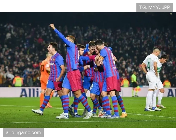 西甲传奇球星集体回归赛场，引爆球迷观赛热潮