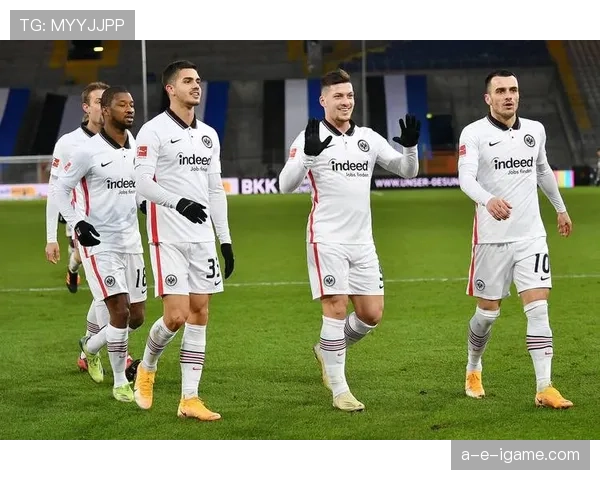 德甲各队阵容演变：本赛季人员调整与战术适配走势清晰