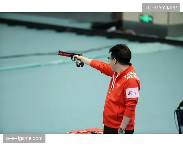 庞伟家那厨房比比赛场上还精致，真是普通人想都不敢想的配置